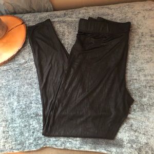 Fake leather leggings